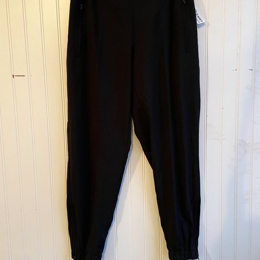 Old Navy Mid-Rise Jogger with Stretchtech - NWT